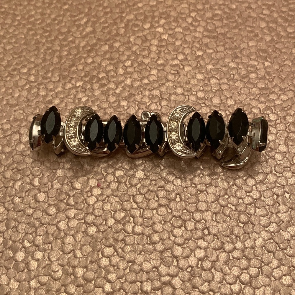 Vintage signed Sarah Coventry Crescent moon 🌙 bracelet!